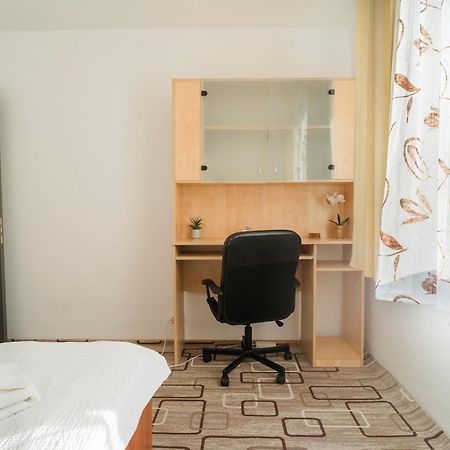 Rustic & Spacious 3Br Apartment Boekarest Buitenkant foto