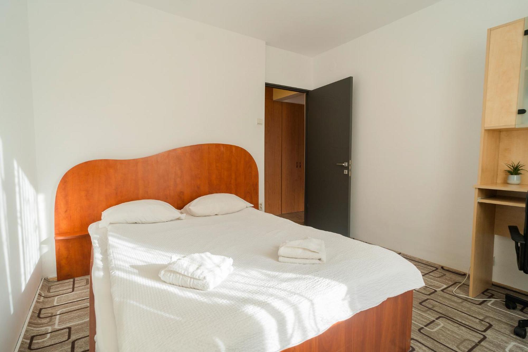 Rustic & Spacious 3Br Apartment Boekarest Buitenkant foto