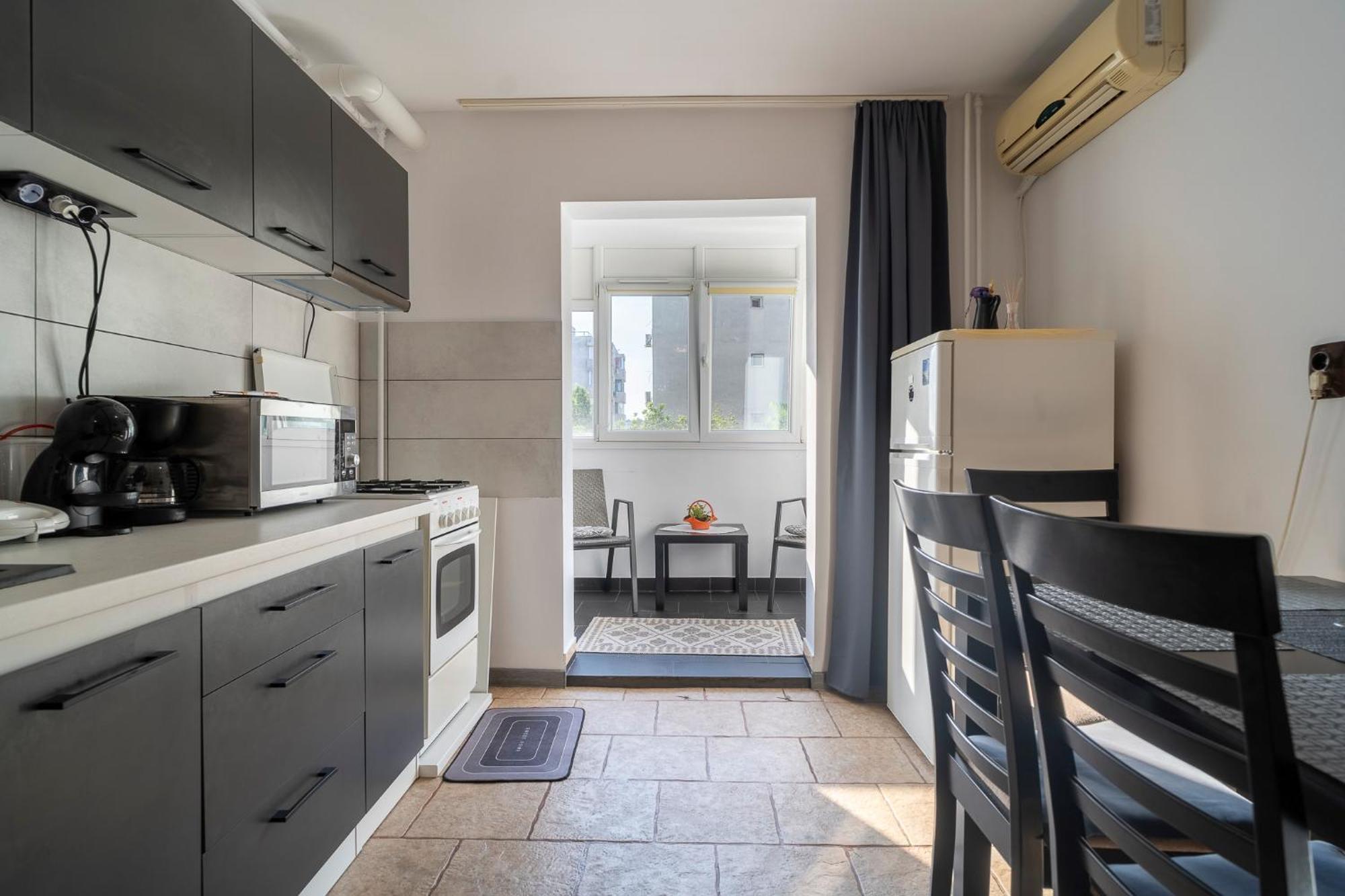Rustic & Spacious 3Br Apartment Boekarest Buitenkant foto