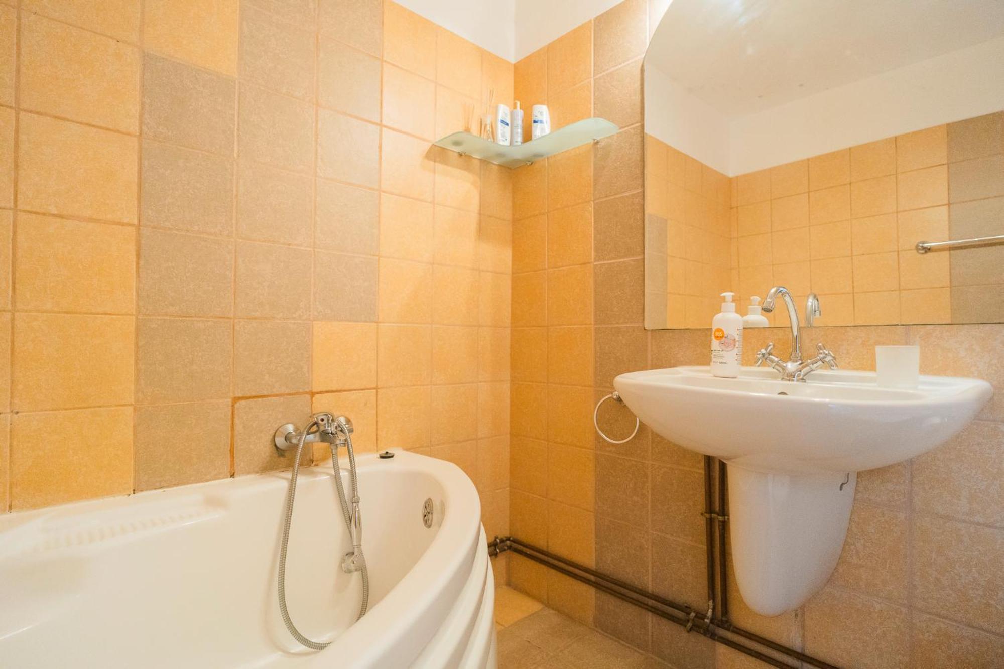 Rustic & Spacious 3Br Apartment Boekarest Buitenkant foto
