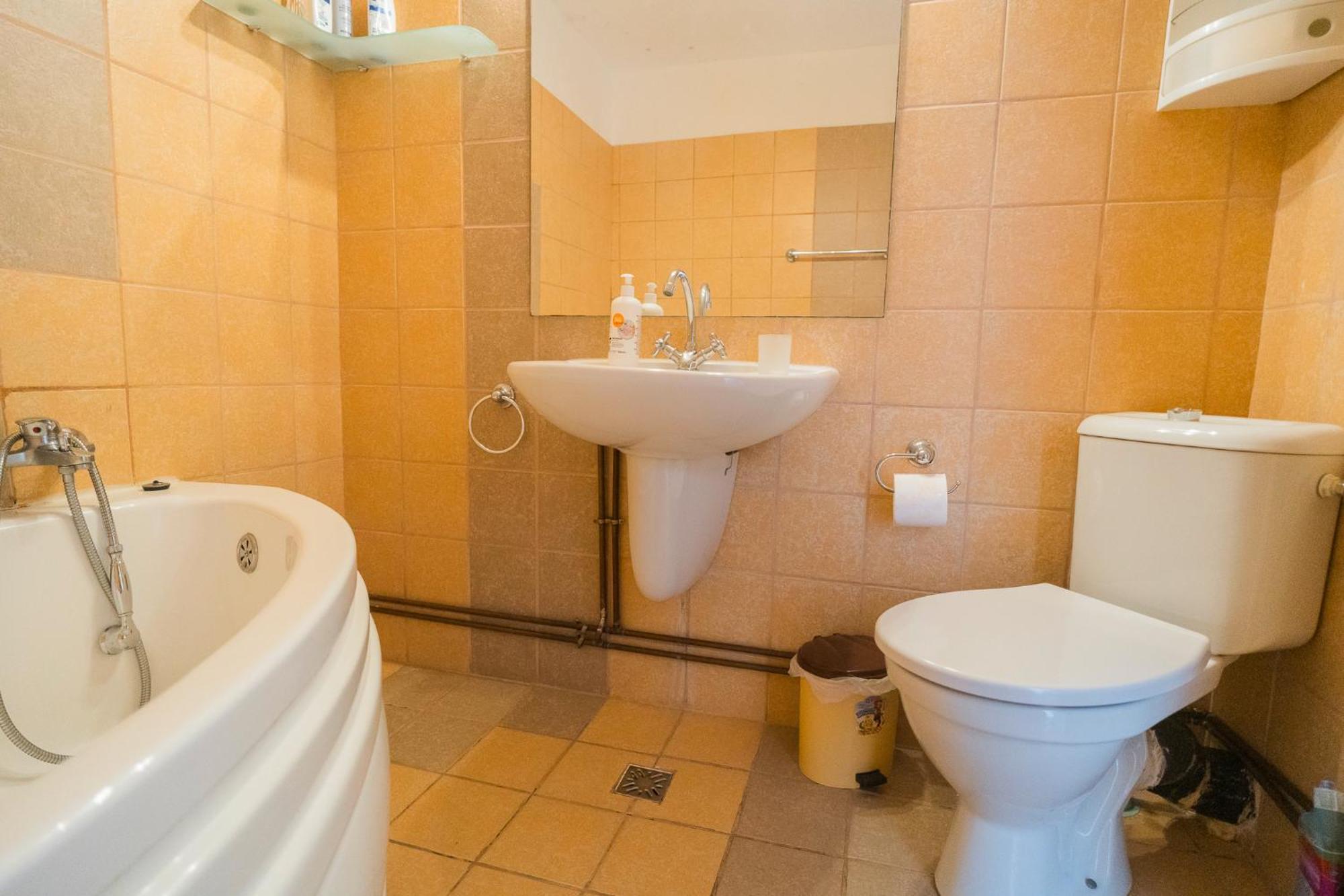 Rustic & Spacious 3Br Apartment Boekarest Buitenkant foto