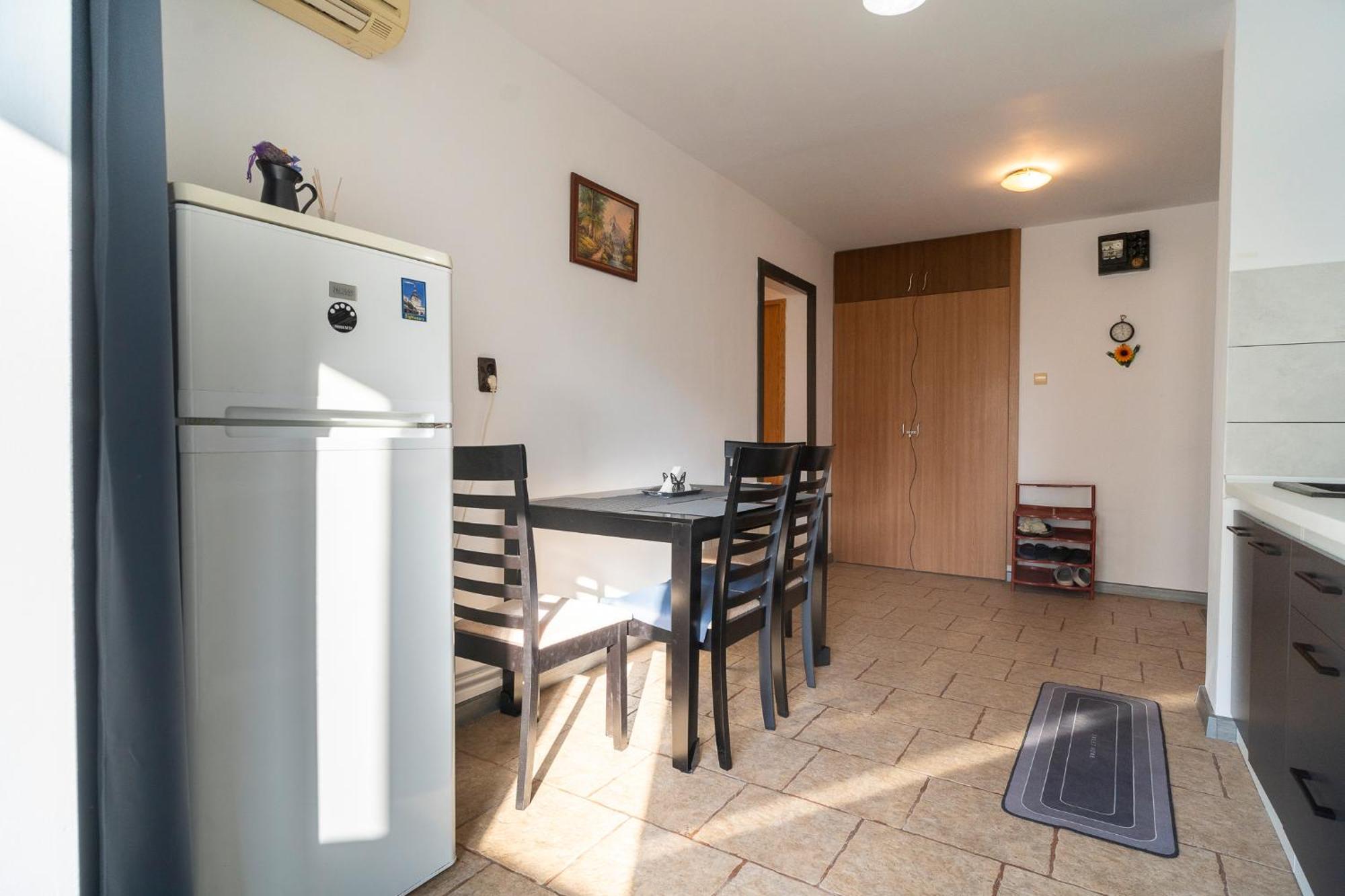 Rustic & Spacious 3Br Apartment Boekarest Buitenkant foto