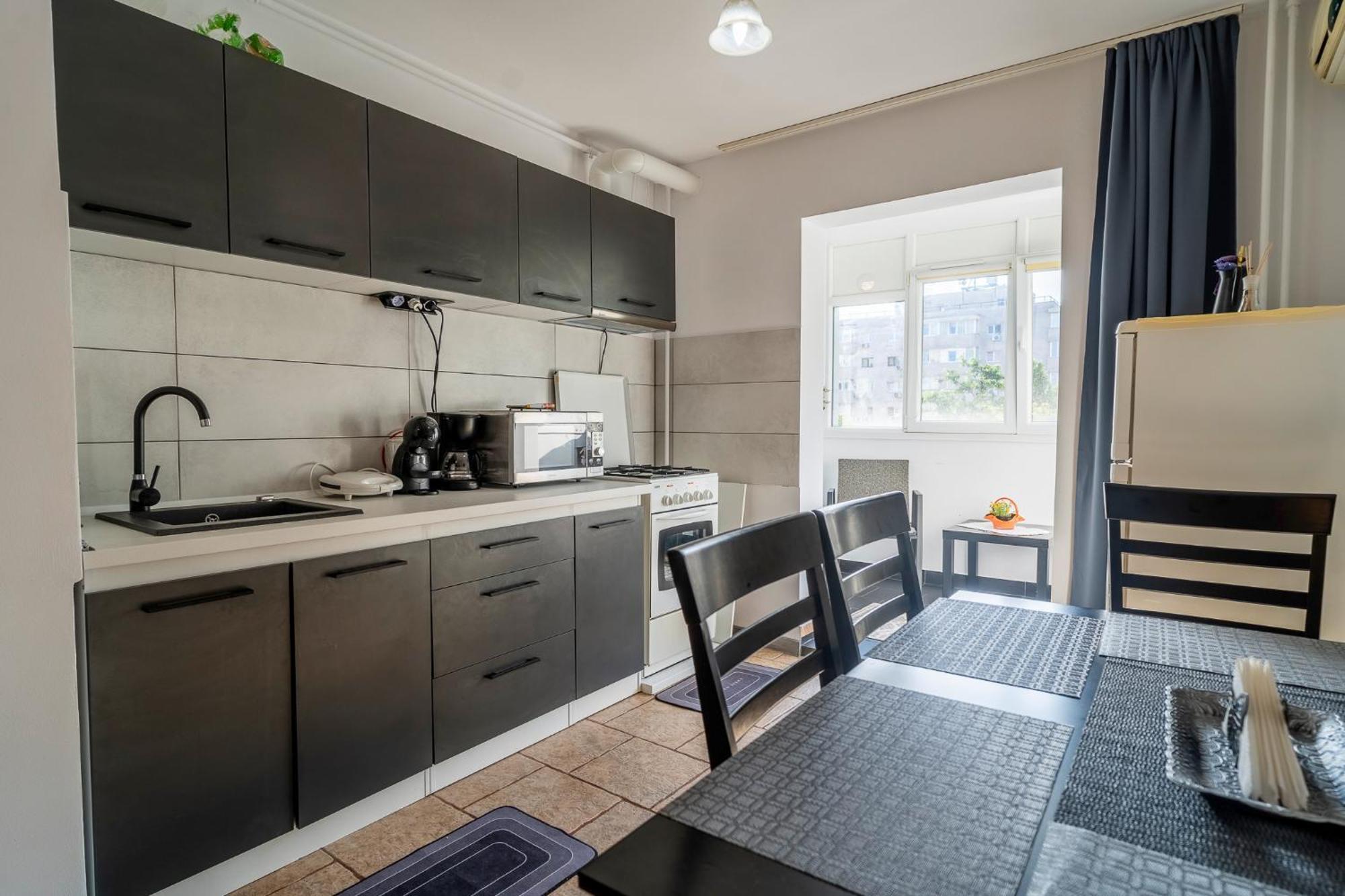 Rustic & Spacious 3Br Apartment Boekarest Buitenkant foto